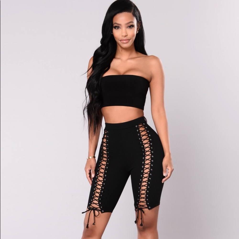 Fashion Nova Black lace up biker shorts XS